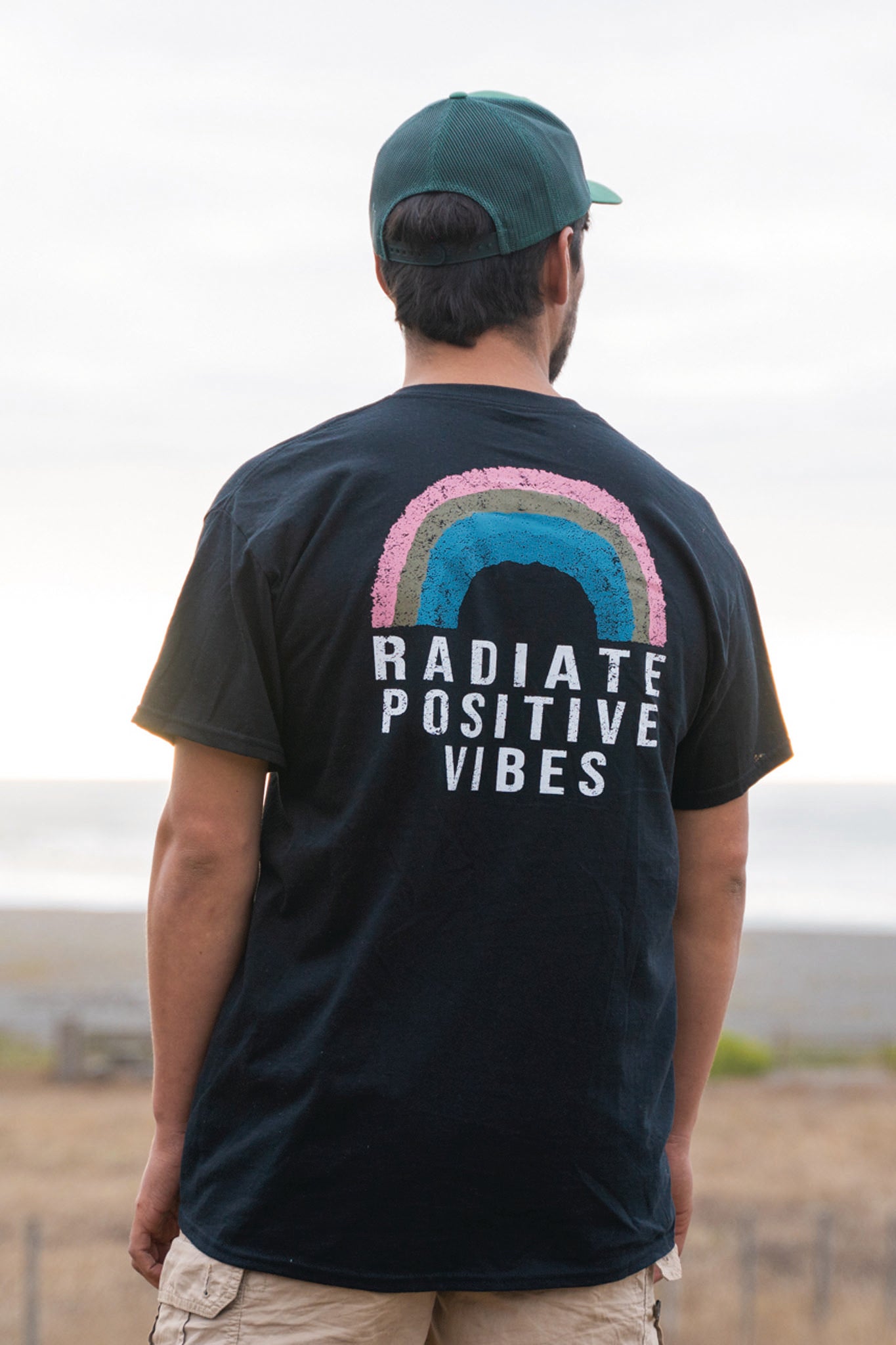 POLERA NEGRA RADIATE GOOD VIBES